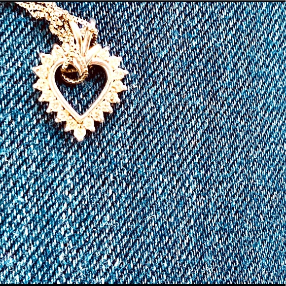 Genuine White Gold Diamond Heart Necklace - Picture 1 of 2